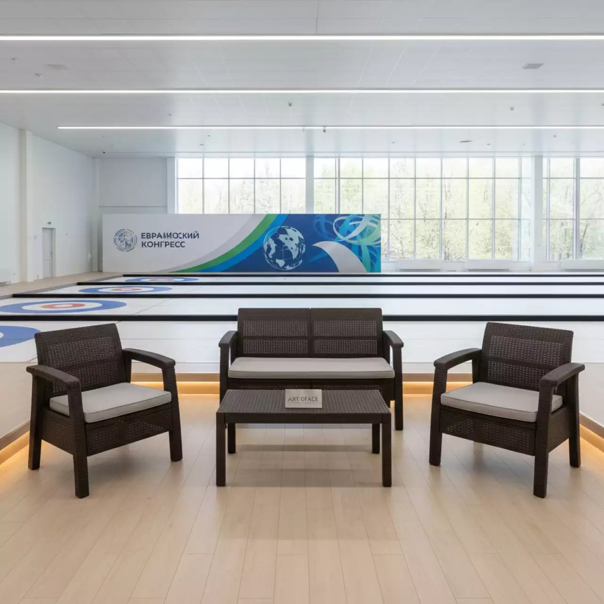 Аренда Мебельная группа темно коричневая пластик под искусственный ротанг Yalta Family 6 в Керлинговом центре «Ледяной куб» — ART SPACE