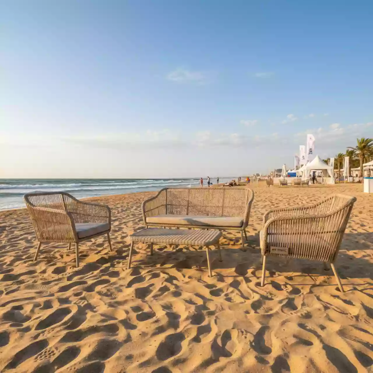 Аренда Мебельной группы из искусственного ротанга Фредо на пляже «Маяк» — ART SPACE