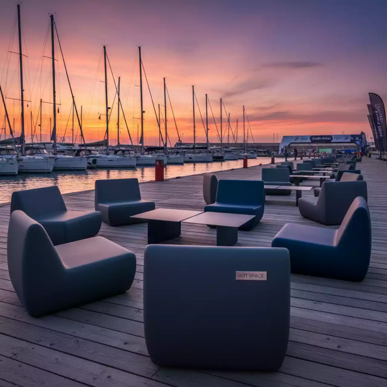 Аренда Мебель пластиковая на парусной регате (Сочи) — ART SPACE