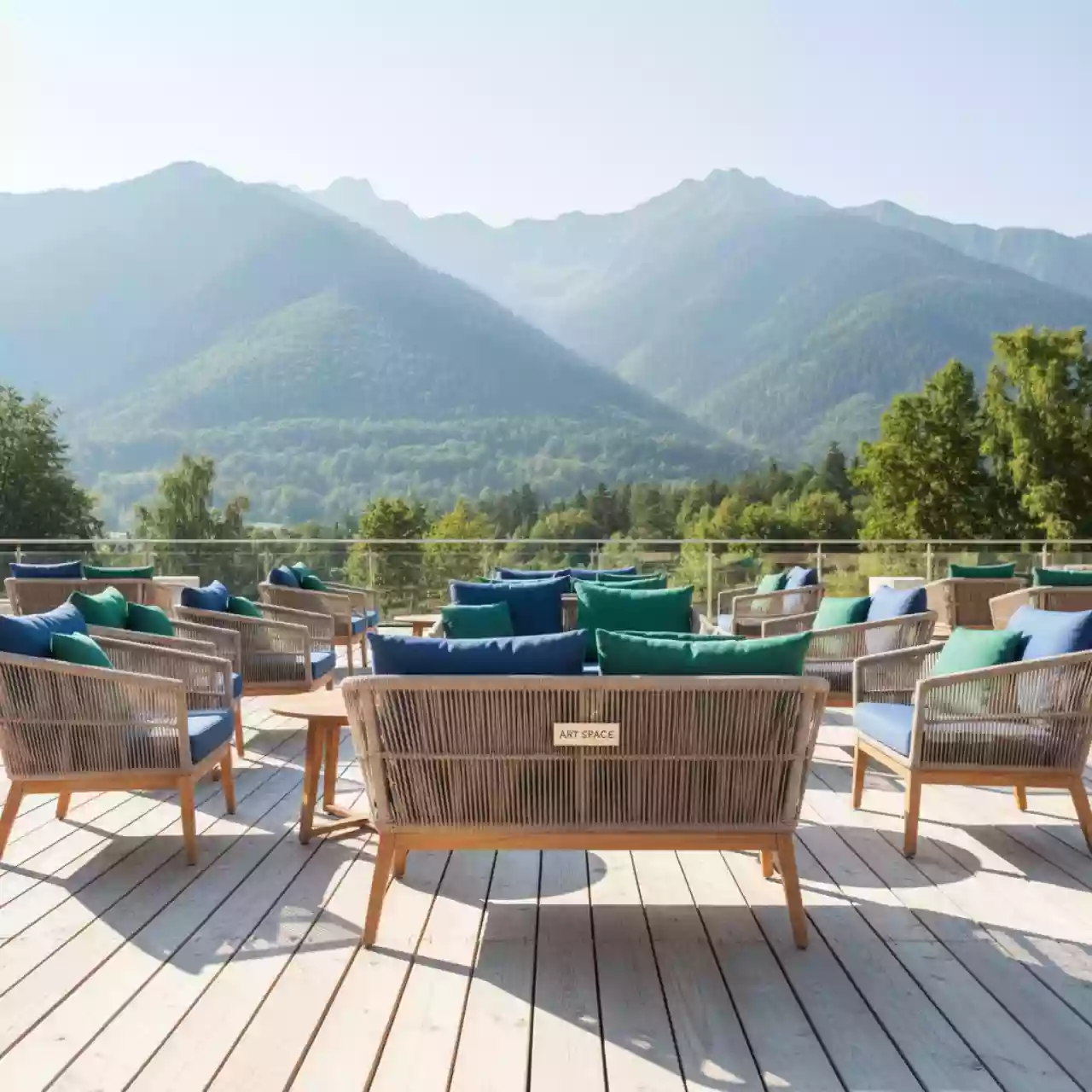 Аренда Мебель плетеная в Гранд Отель Поляна — ART SPACE