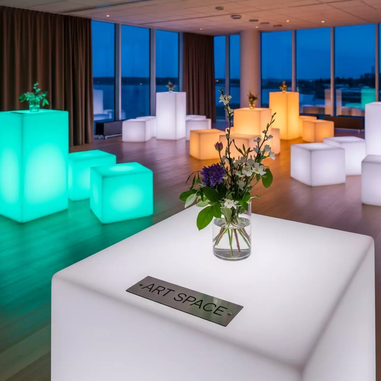 Аренда Мебель светодиодная LED в банкетном зале «Дельфин» — ART SPACE