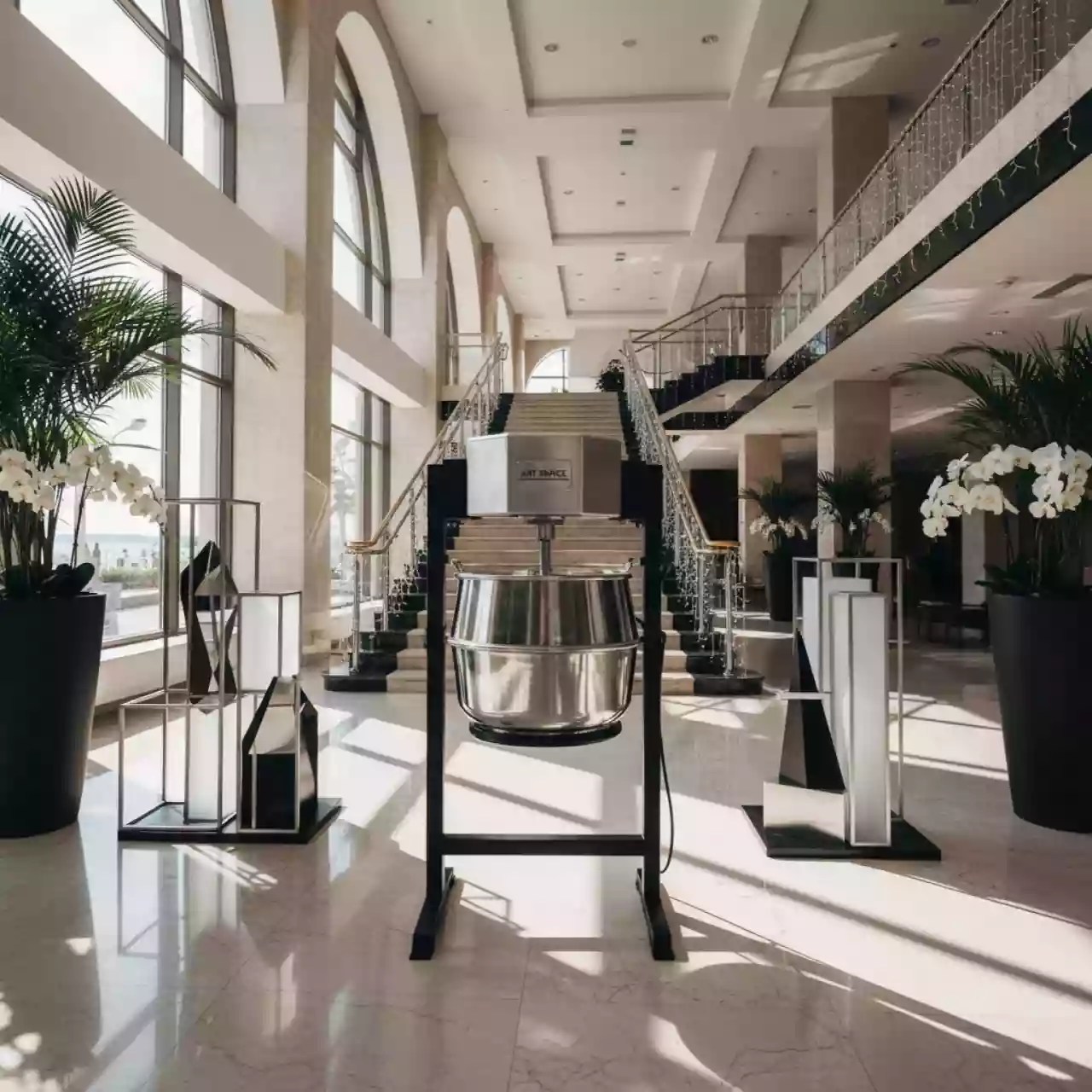 Аренда Миксер электрический двухвенчиковый Dorn PRO DPEM 2050 2050 Вт в Mercure Сочи Центр — ART SPACE