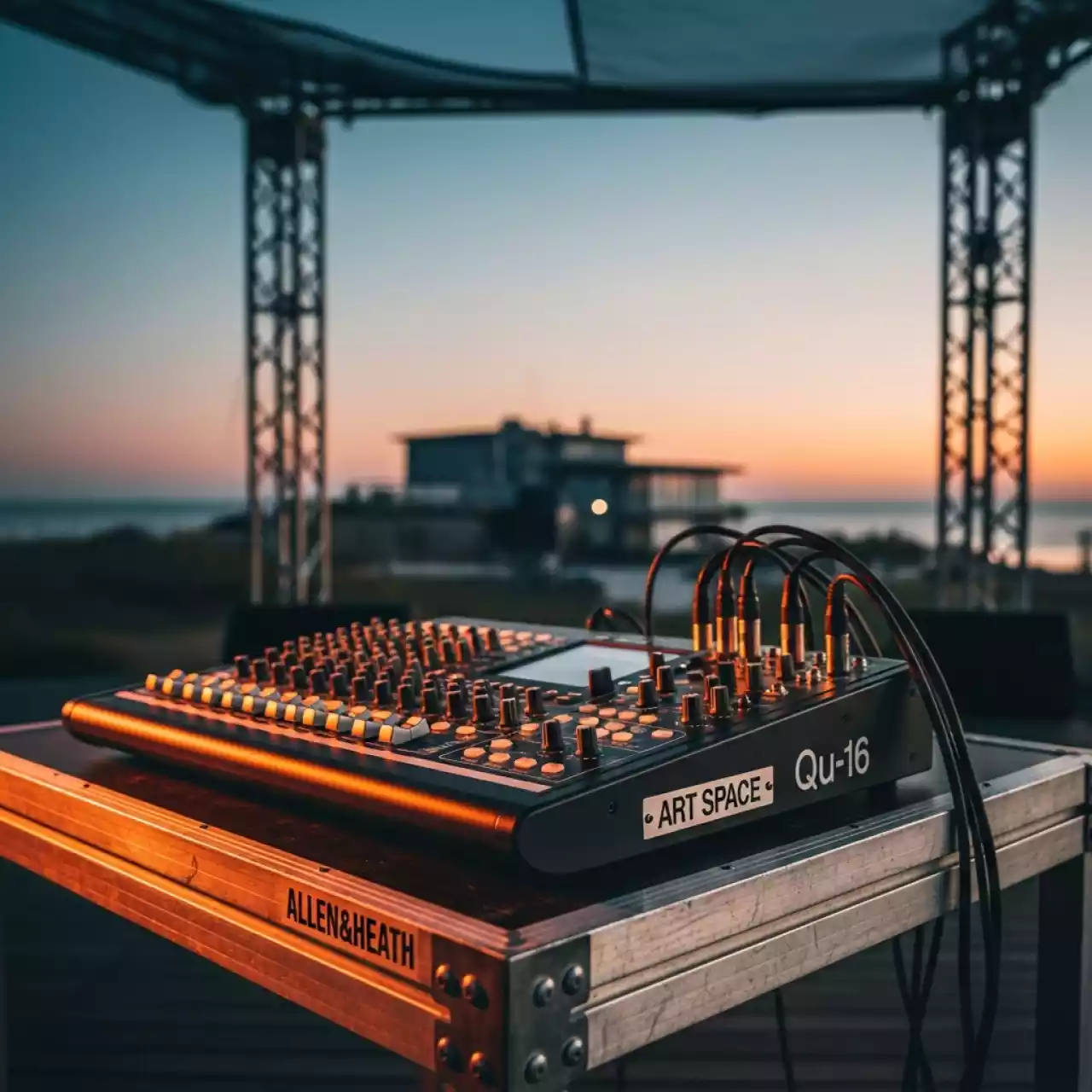 Аренда Микшерный пульт цифровой Qu 16 в пляжном комплексе VinoGrad — ART SPACE