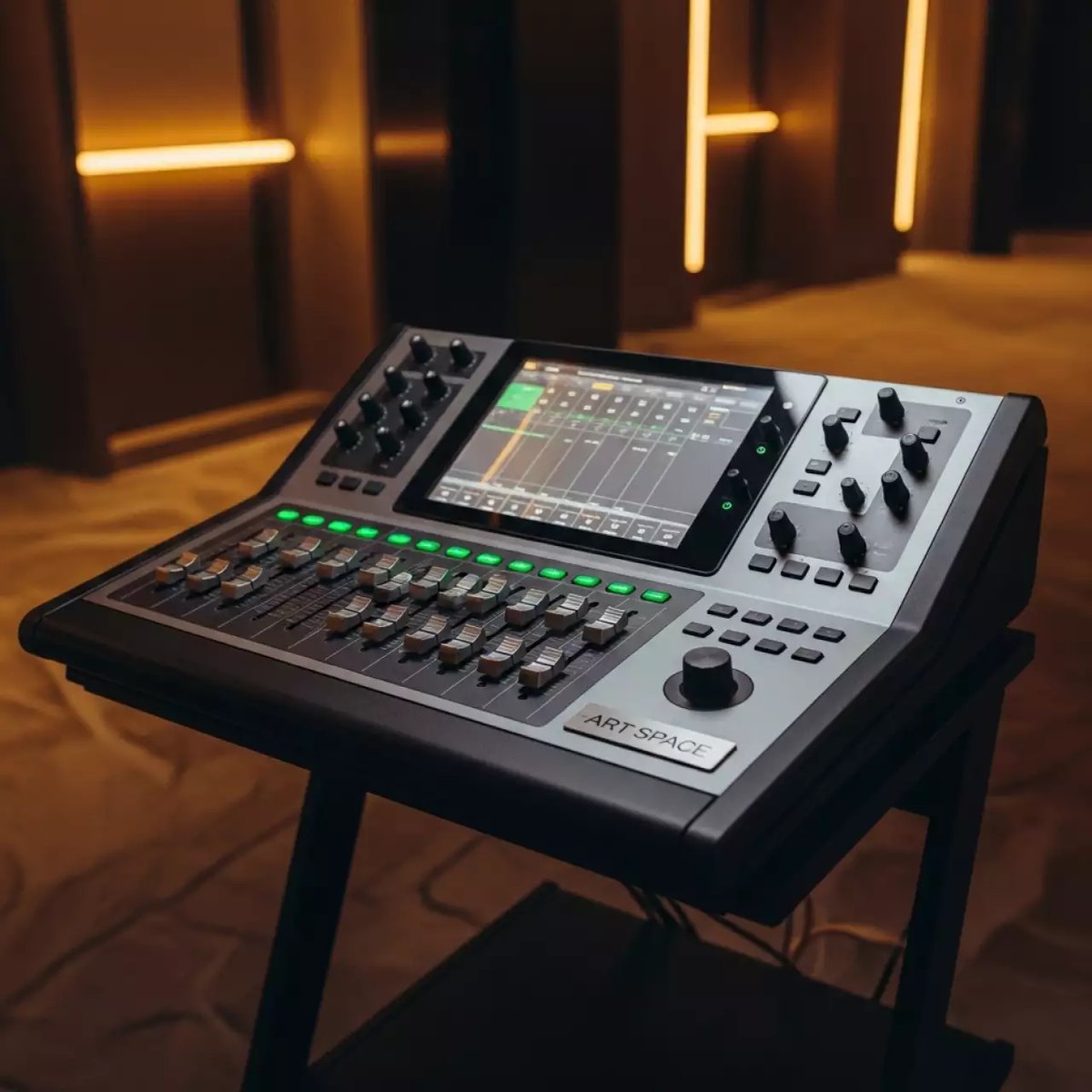 Аренда Микшерный пульт Yamaha CL5 в казино «Сочи» — ART SPACE