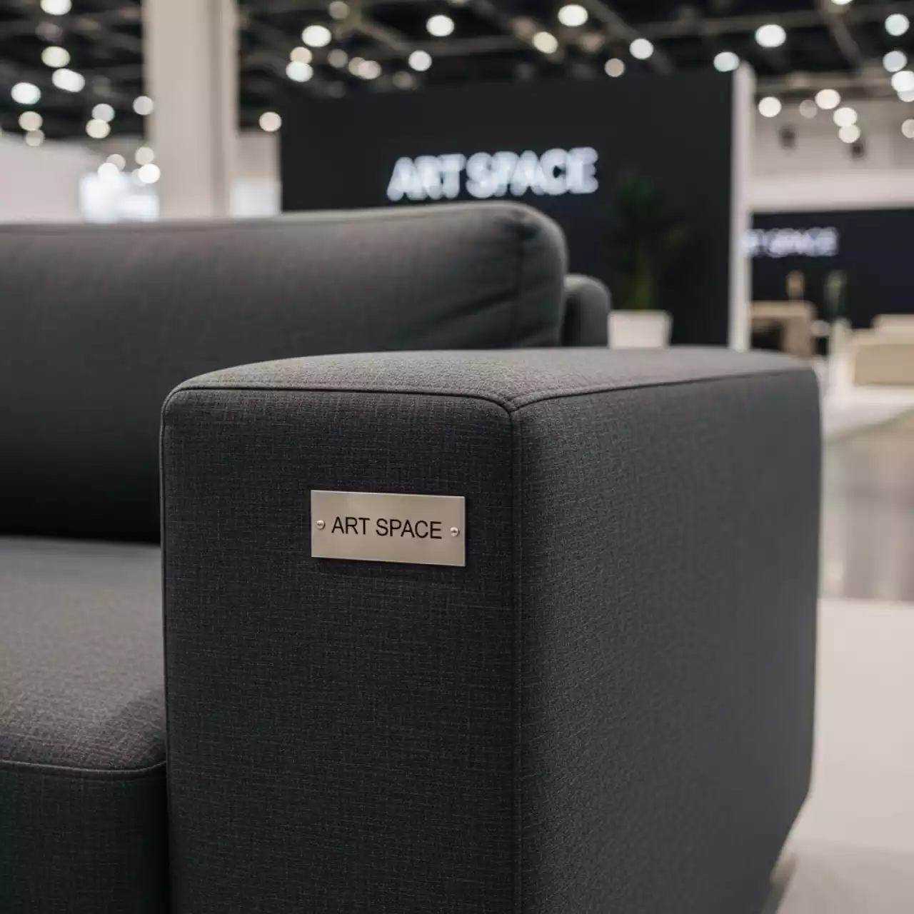 Аренда Модуль диванный прямой YH C1032W TW graphite в ОКЦ «Галактика» — ART SPACE