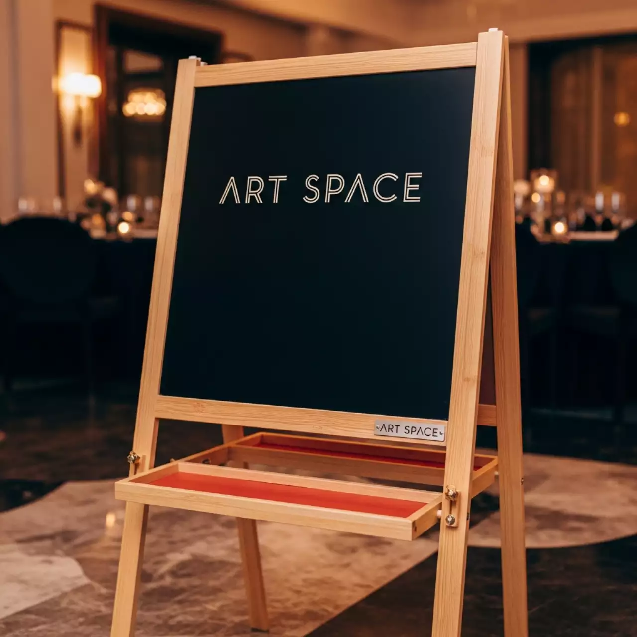 Аренда Мольберт меловой деревянный Brauberg детский 56х67 см в Red Arena — ART SPACE