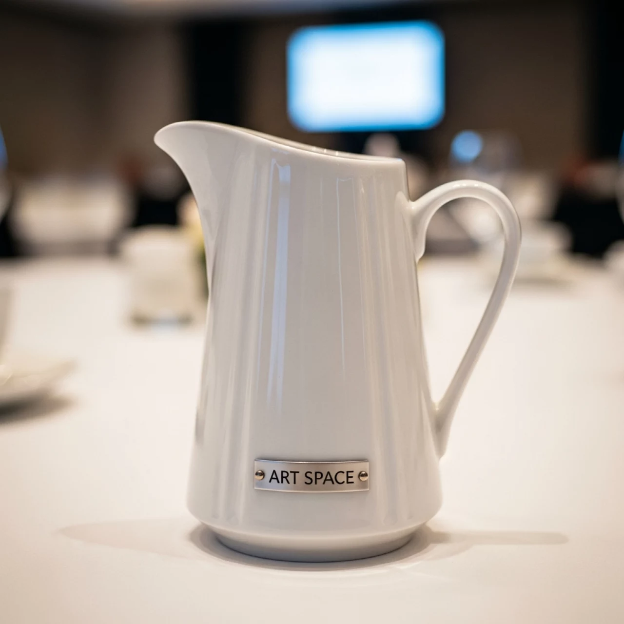 Аренда Молочник белый Джорджия 150 мл в Mövenpick Hotel — ART SPACE