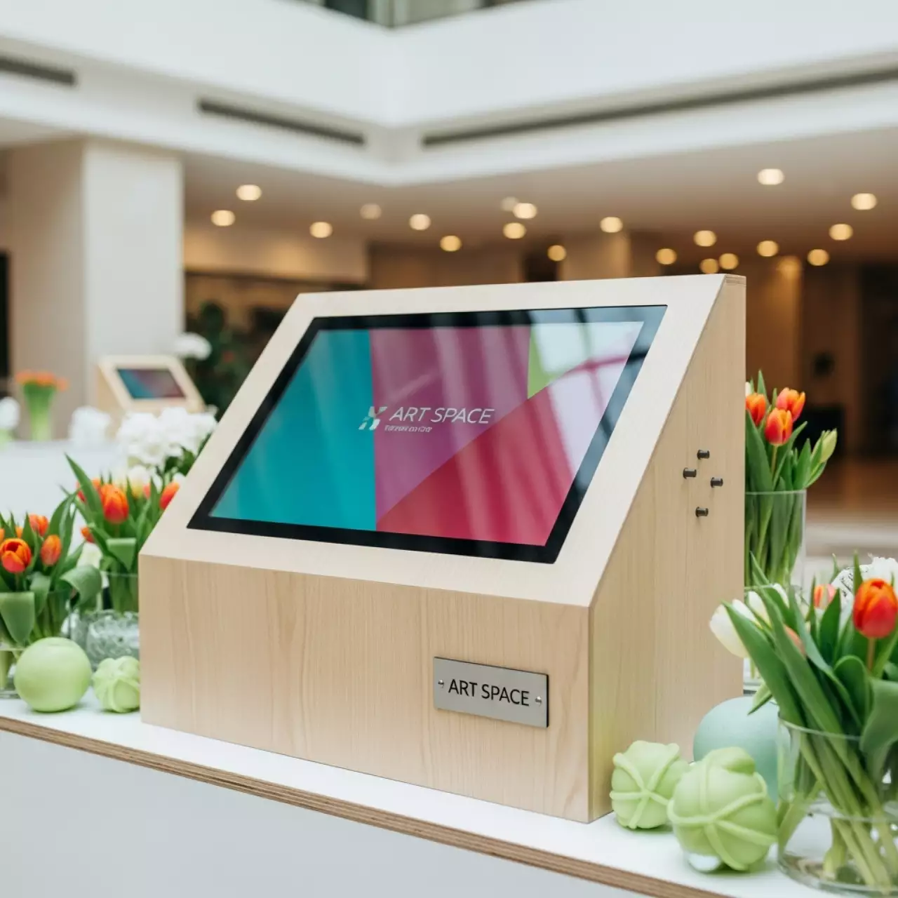 Аренда Монитор встраиваемый сенсорный TG42IRR в Radisson Hotel Rosa Khutor — ART SPACE