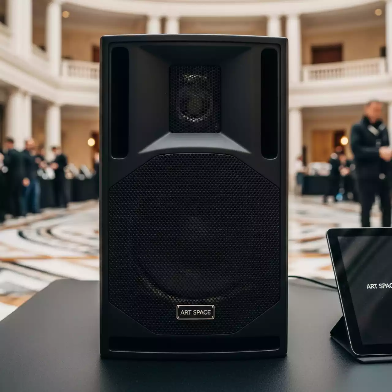 Аренда Мониторная акустическая система L Acoustics 115XT в Маринс Парк Отеле — ART SPACE