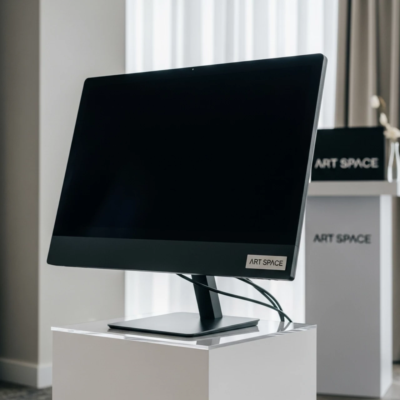 Аренда Моноблок Nerpa Saimaa B660 23,8" черный в City Park Hotel Sochi — ART SPACE