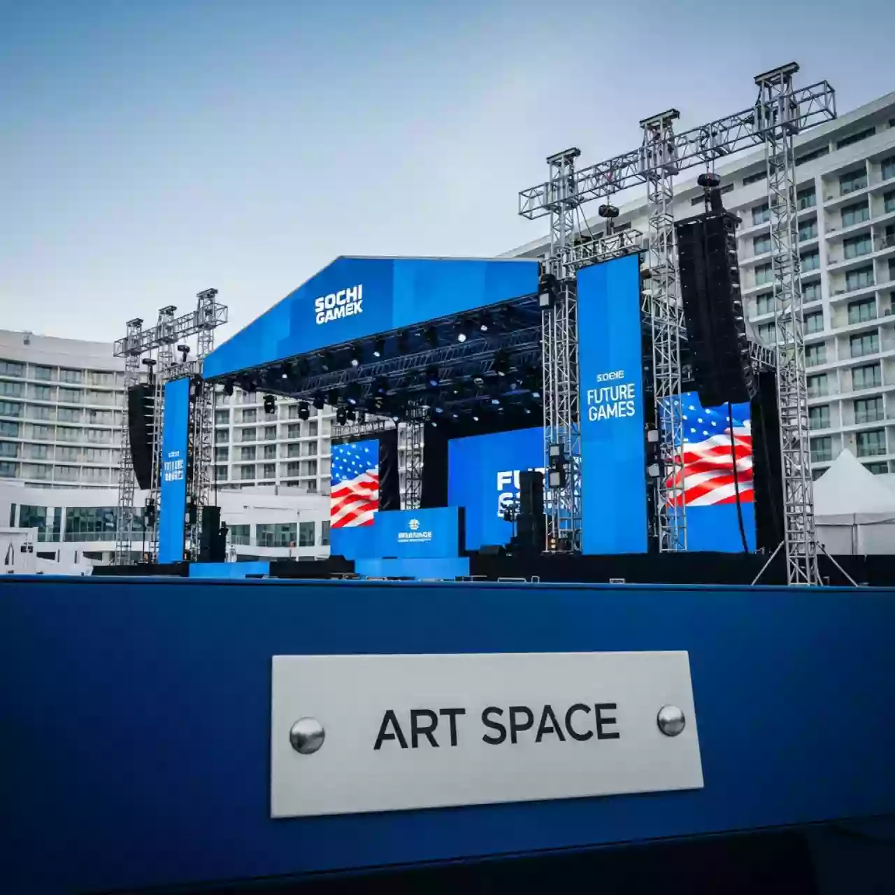 Аренда Монтаж сцены ко Дню воссоединения Крыма с Россией в Сочи Парк Отеле — ART SPACE