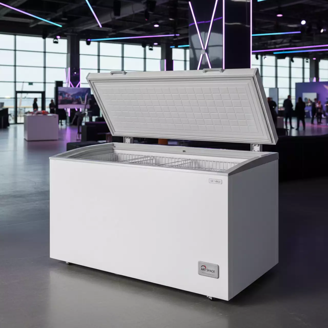 Аренда Морозильный ларь большой белый 600 л R4E 00222 в зале «Чайка» (Морпорт) — ART SPACE