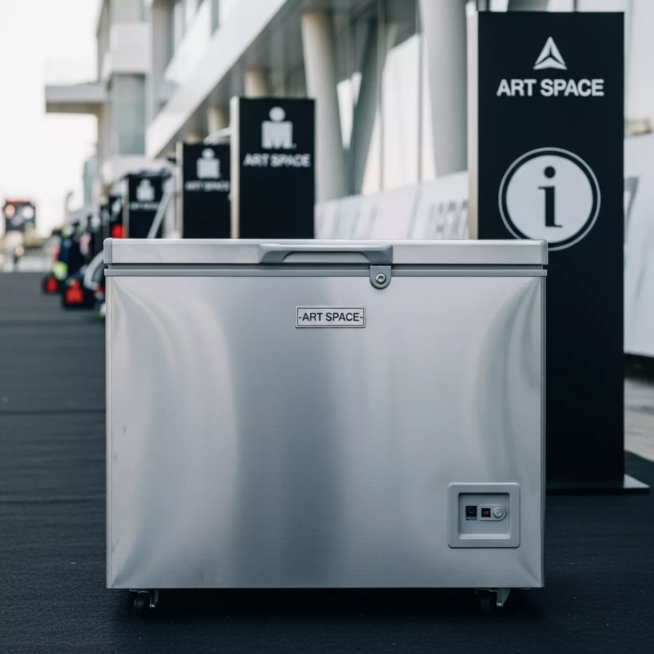 Аренда Морозильный ларь Hurakan HKN BD 105 в комплексе «Дагомыс» — ART SPACE