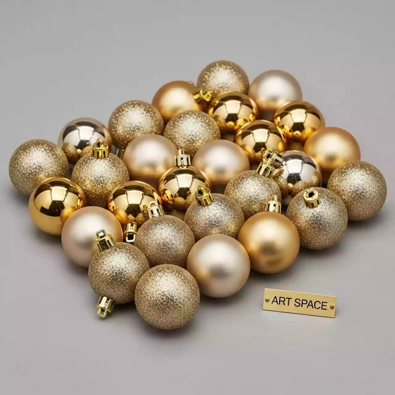 Аренда Набор ёлочных шаров Winter Glade пластик 6 см 24 шт золотой микс в Mantera Supreme — ART SPACE