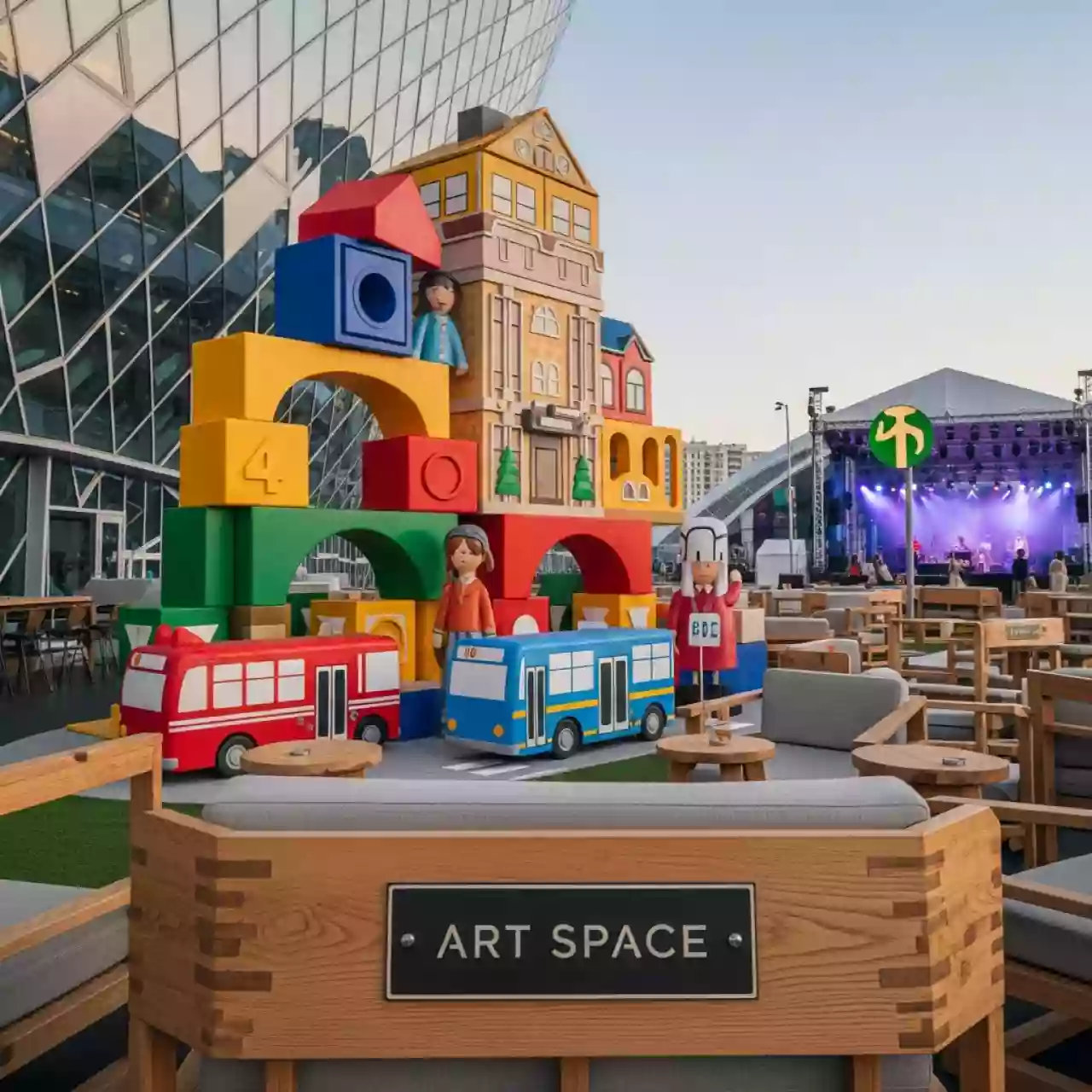 Аренда Набор Lego Duplo общественный транспорт в Ледовом дворце «Айсберг» — ART SPACE