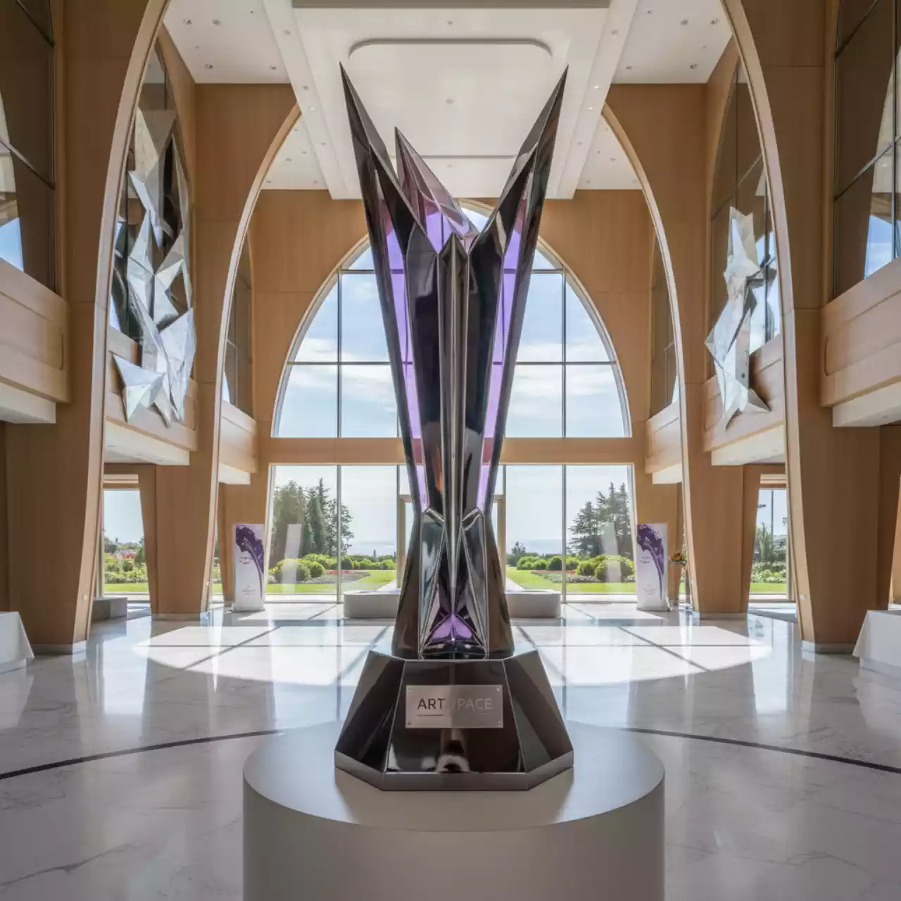 Аренда Награда Glory большая в Rodina Grand Hotel & SPA — ART SPACE