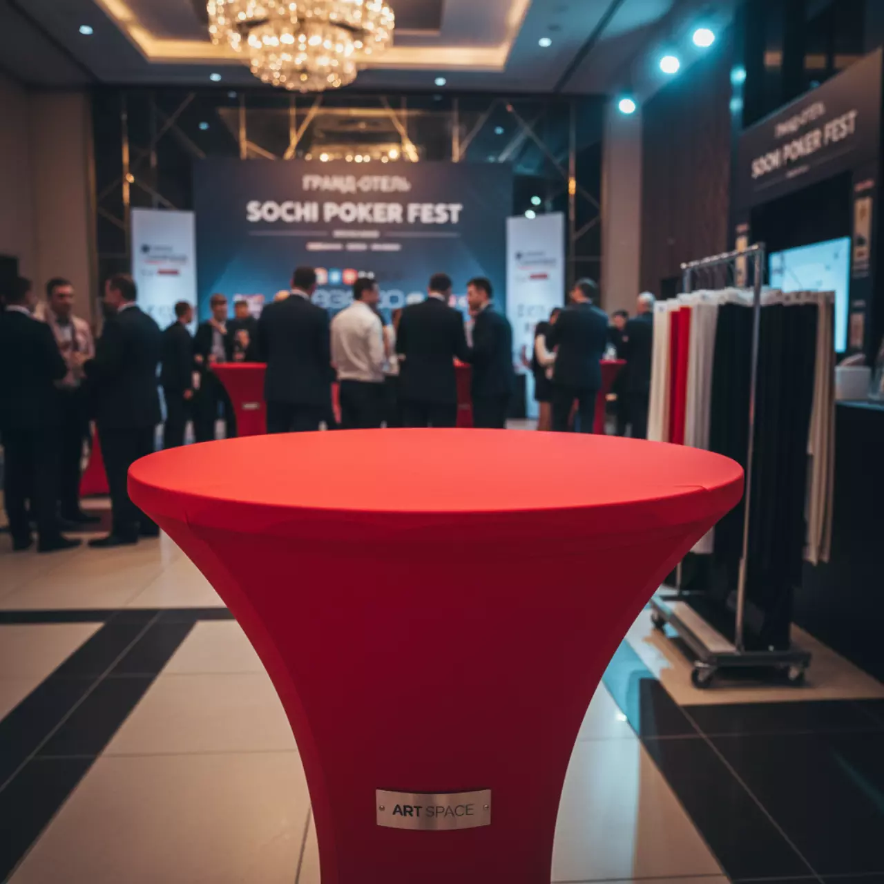 Аренда Наперон стрейч "Шапочка" для коктейльного стола красный в гранд-отеле «Жемчужина» — ART SPACE