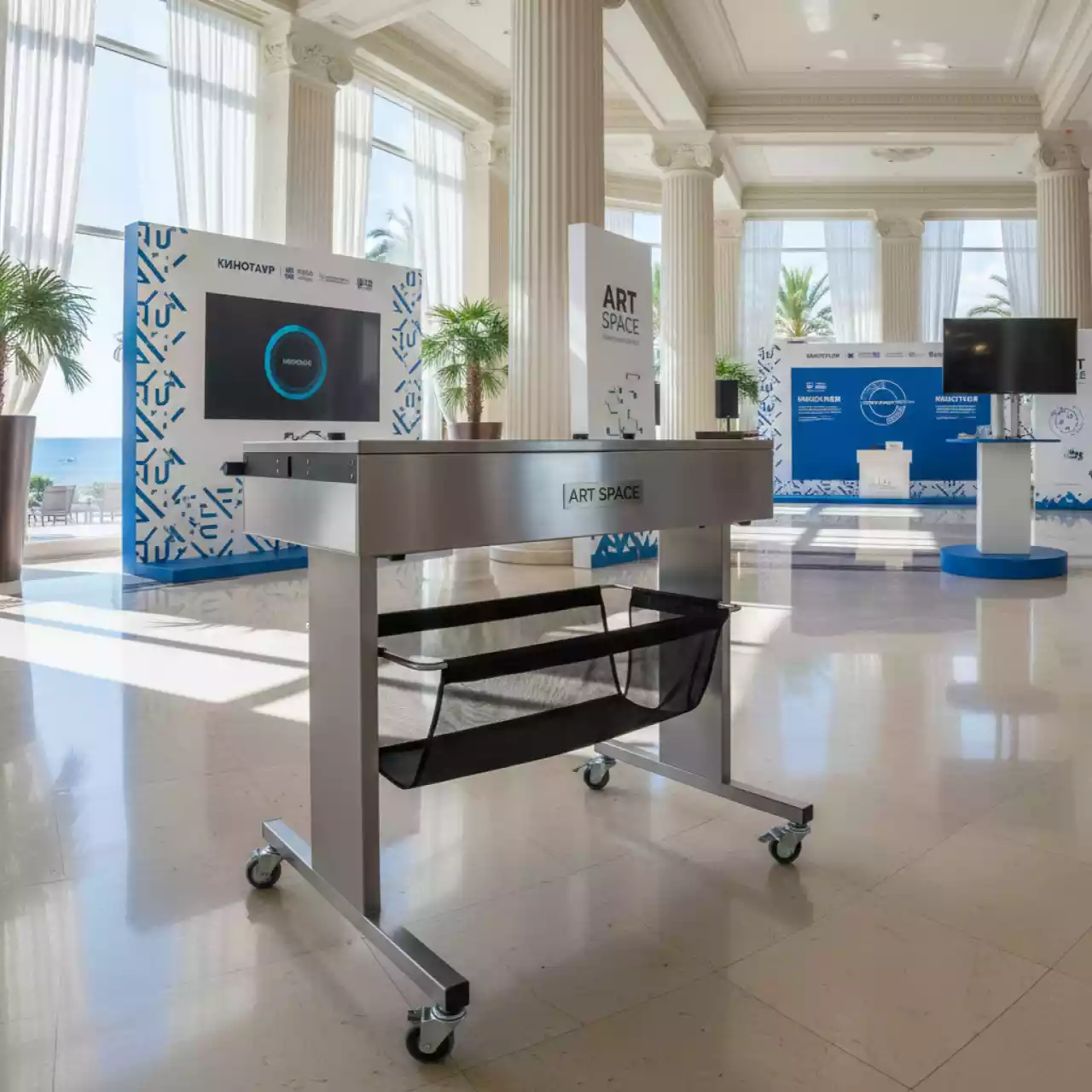 Аренда Напольный стенд ST 44 для плоттера Canon iPF810 815 в Гранд Отель Сочи — ART SPACE