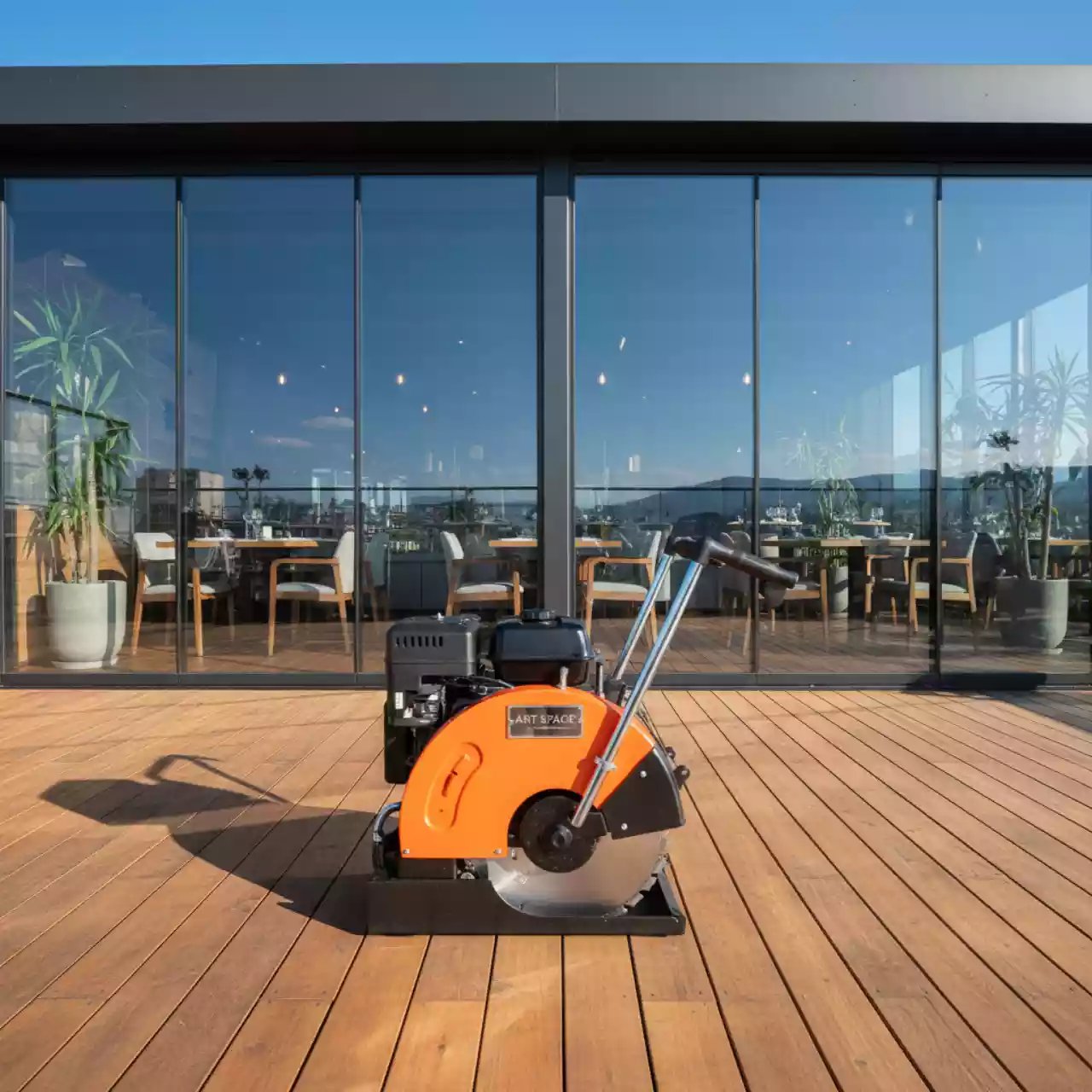 Аренда Нарезчик швов Сплитстоун CS 146 в ресторане «Высота 5642» — ART SPACE