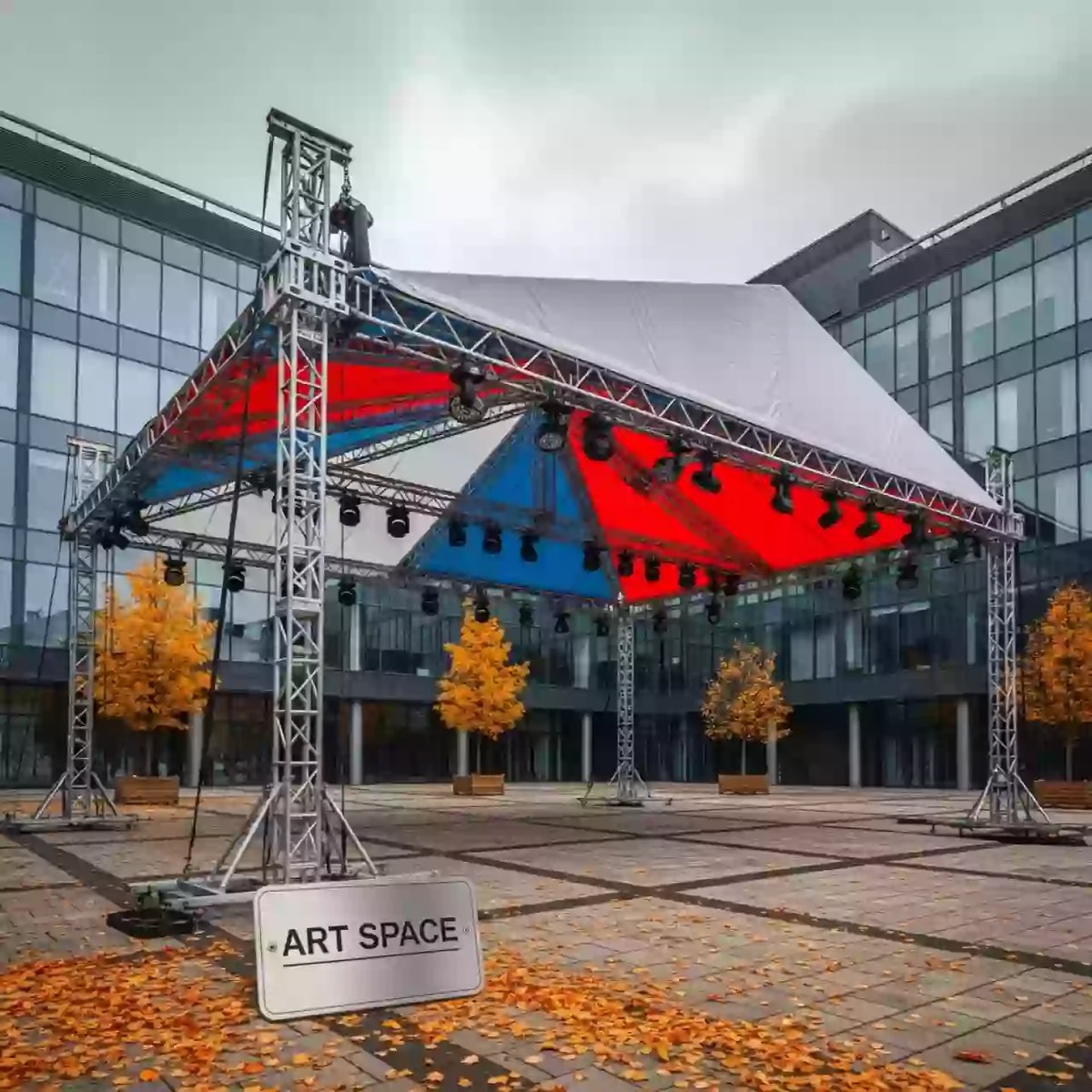 Аренда Навес сценический триколор в МФК «Горный» — ART SPACE