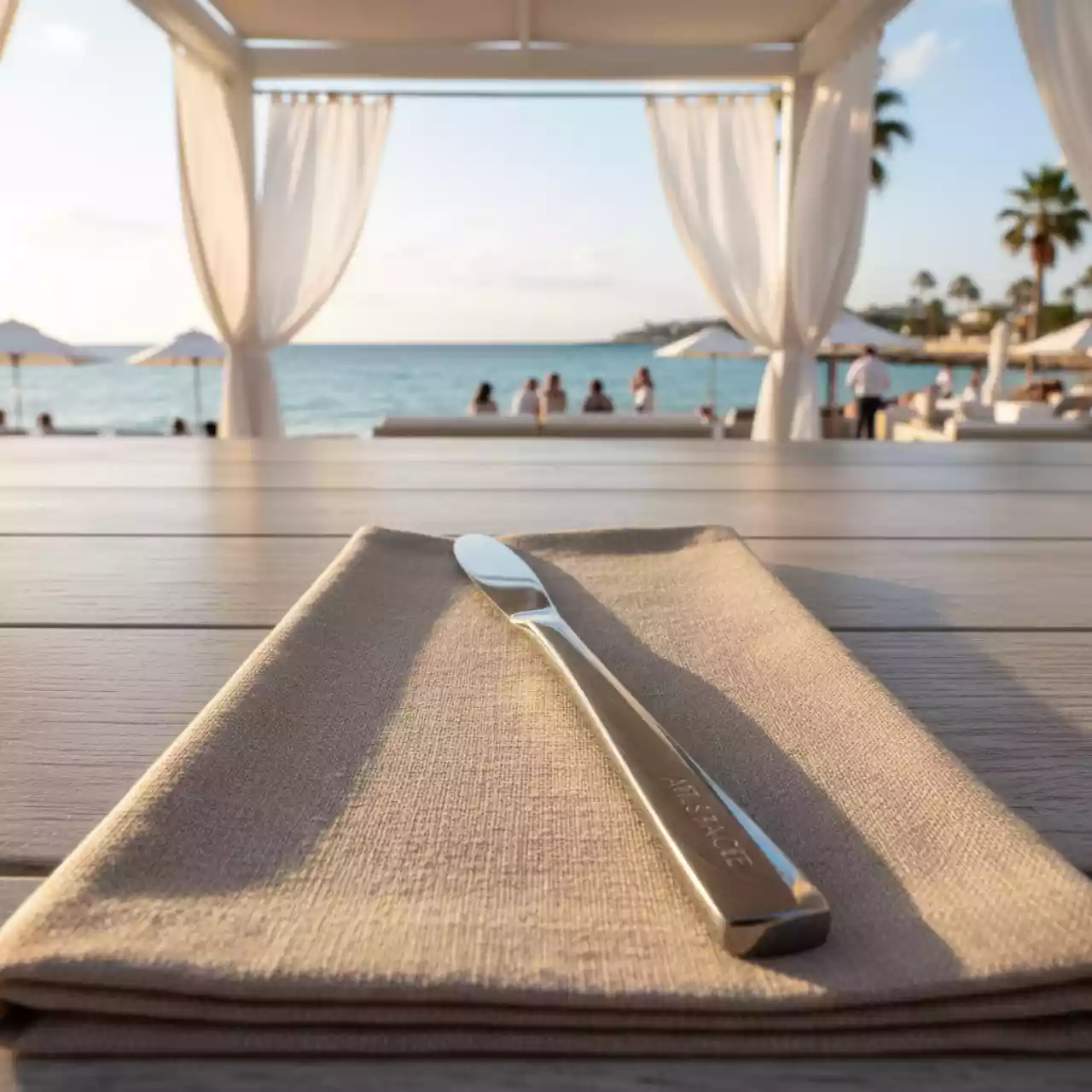 Аренда Нож для масла X 15 в пляжном клубе Del Mar — ART SPACE