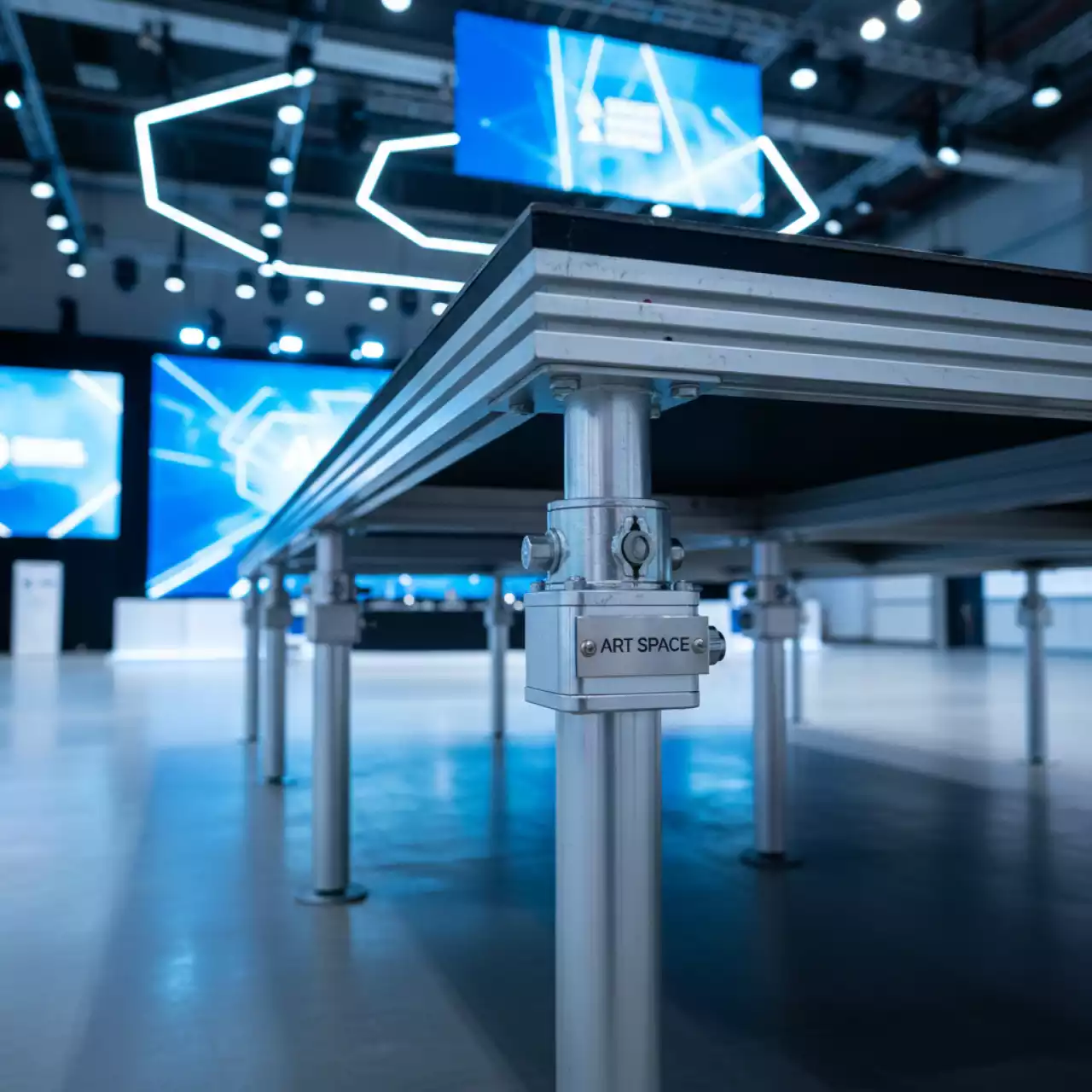 Аренда Ножки телескопические для подиумов в Ледовом дворце «Айсберг» — ART SPACE