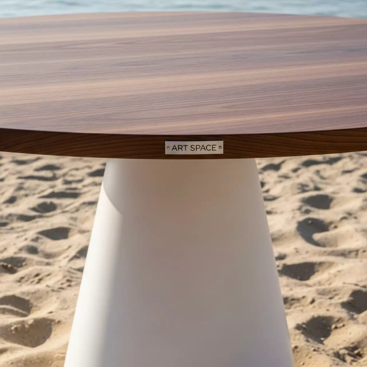 Аренда Обеденный стол американский орех белый Apriori T 120 на пляже «Мандарин» — ART SPACE