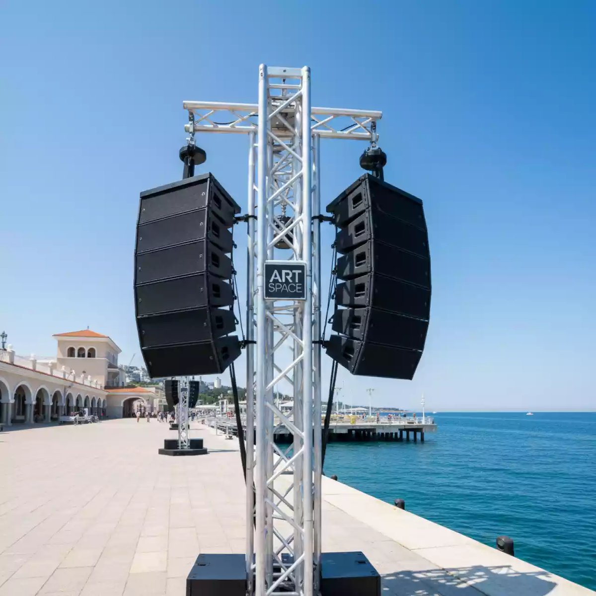 Аренда Оборудование звуковое для спортивных сооружений открытых пространств на территории Морпорта Сочи — ART SPACE