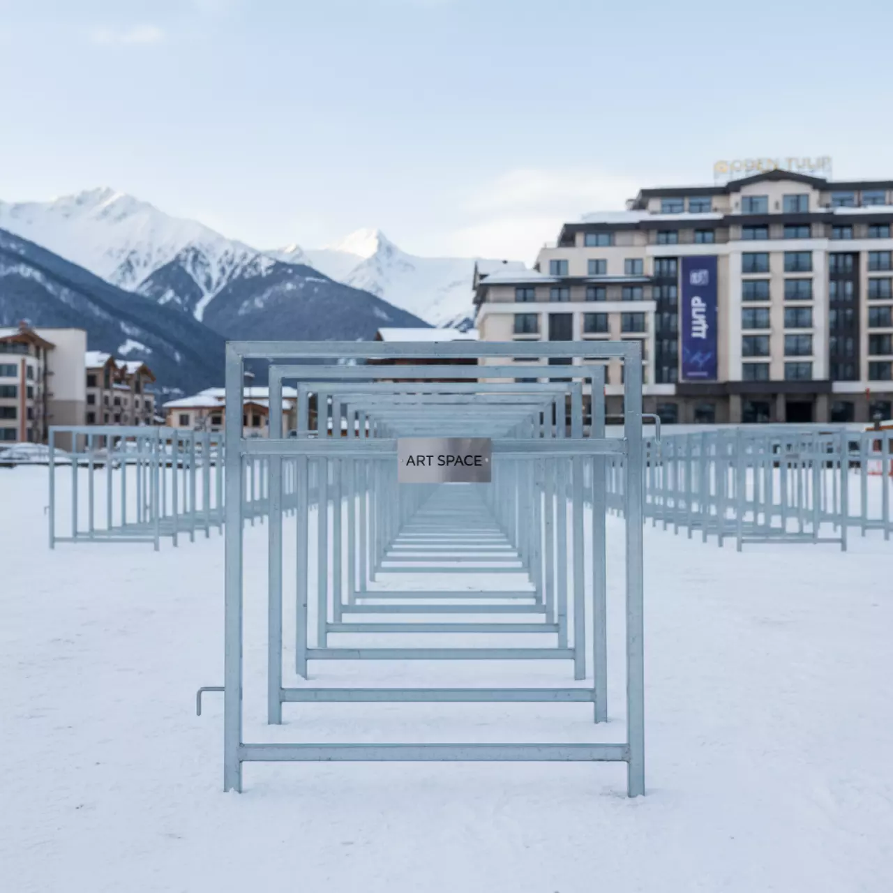 Аренда Ограждение строительное в Golden Tulip Rosa Khutor — ART SPACE