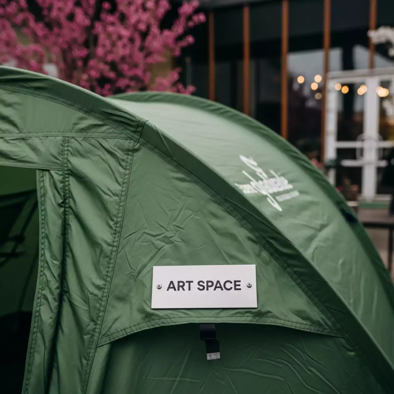 Аренда Палатка Green Glade Nida 4 местная в ресторане «Плакучая Ива» — ART SPACE