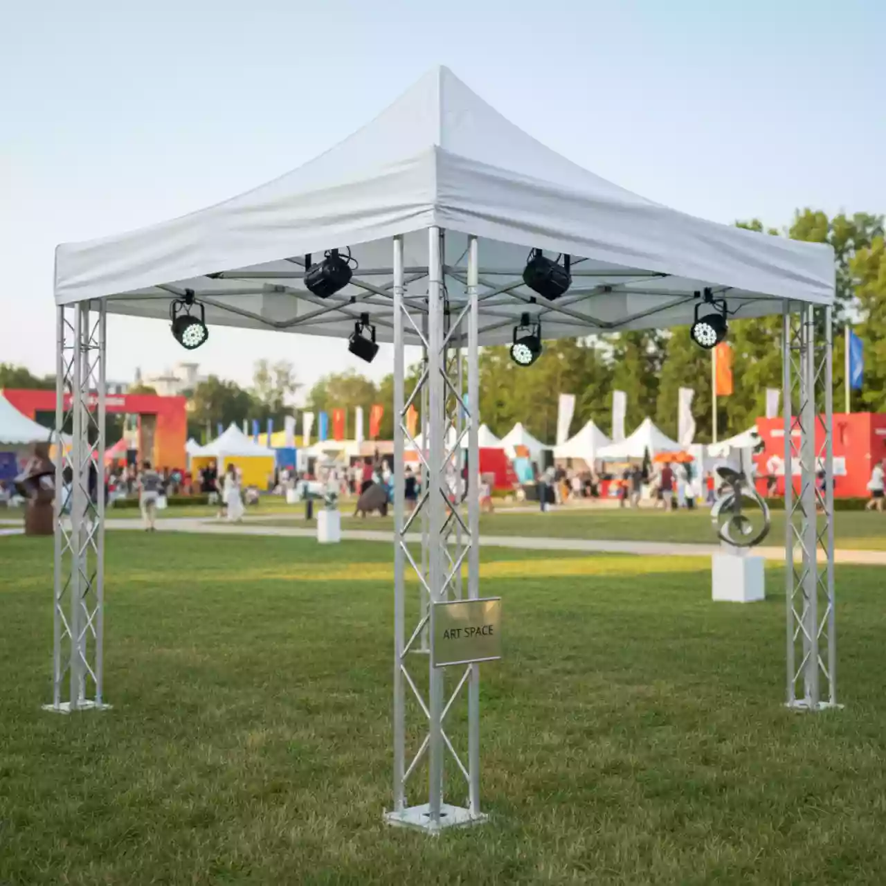 Аренда Палатки белые быстрого монтажа 3х3 метра в парке «Ривьера» — ART SPACE