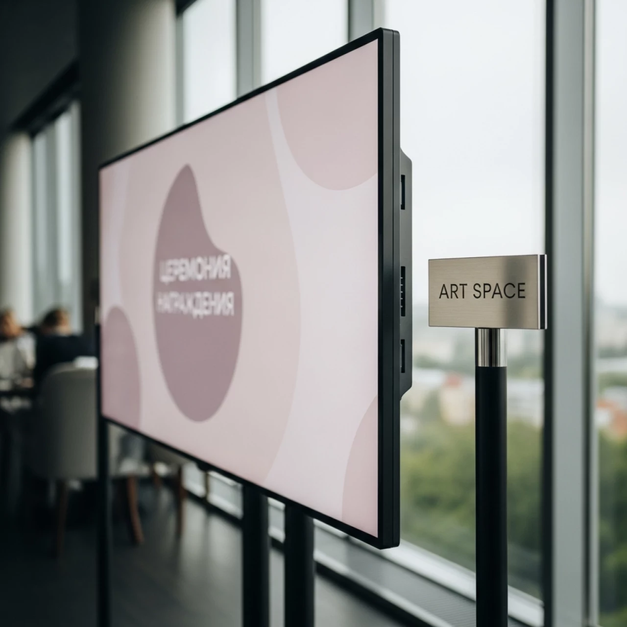 Аренда Панель профессиональная для видеостен CleverMic VW49 3.5 500 49 дюймов в ресторане «D.O.M» — ART SPACE