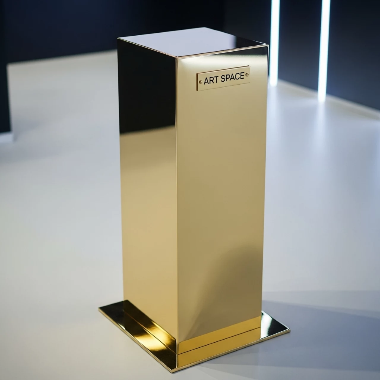 Аренда Параллелепипед металлический малый 20х20х60 см золото в Cosmos Sochi Hotel — ART SPACE