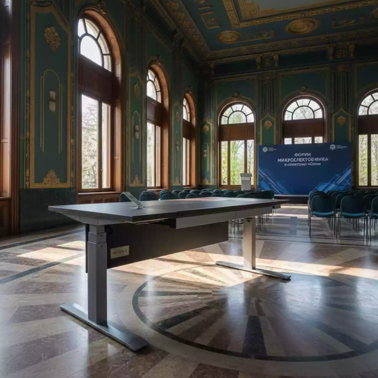 Аренда Парта Дэми Сут 25 120х55 см с раздельной столешницей в санатории «Сочи» — ART SPACE