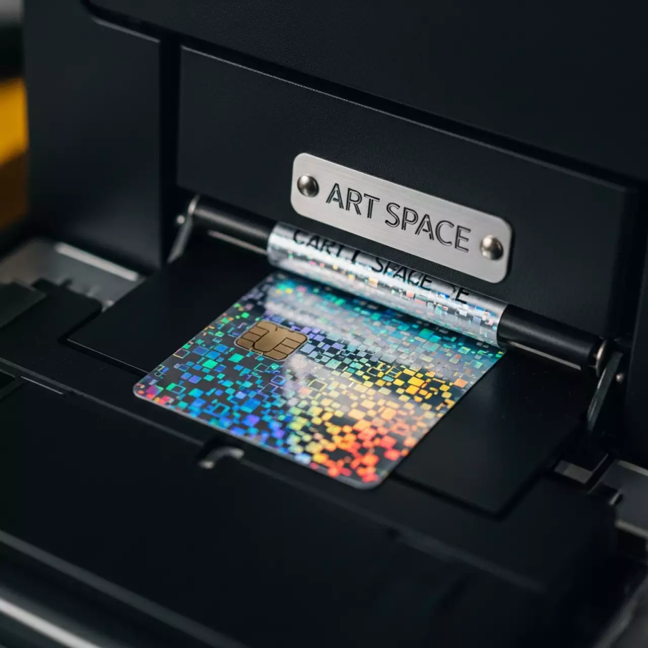 Аренда Патч голографический кастомизированный Advent ASOL HCF L1 250 250 отпечатков для SOLID 510L в Omega Sirius — ART SPACE