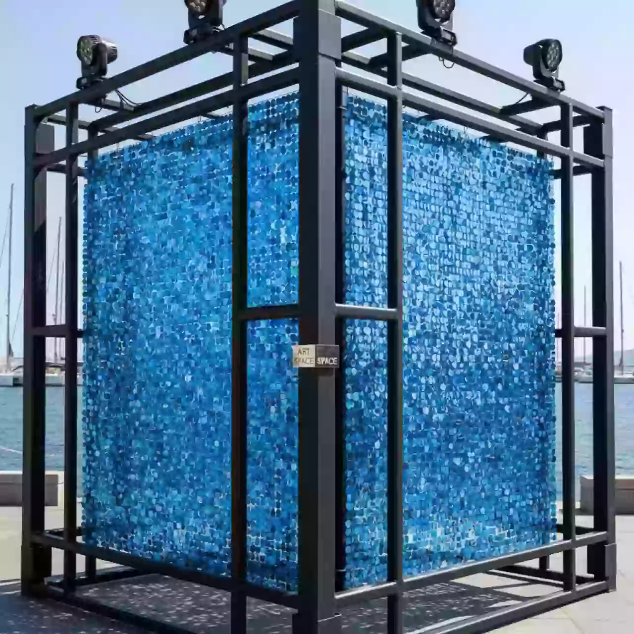 Аренда Пайетки голубой перламутр на парусной регате (Сочи) — ART SPACE