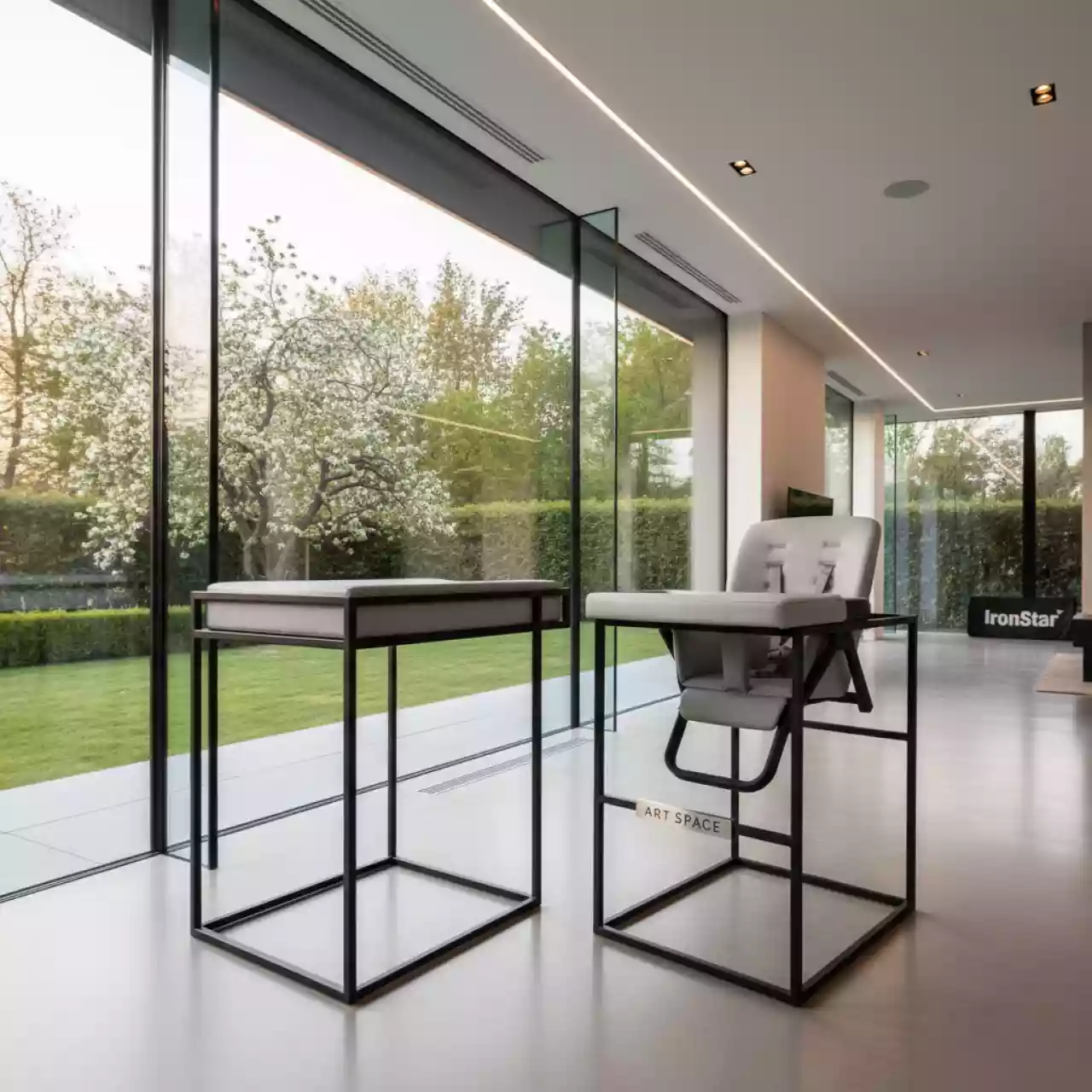 Аренда Пеленальный столик и стул для кормления детский на вилле «Анна» — ART SPACE