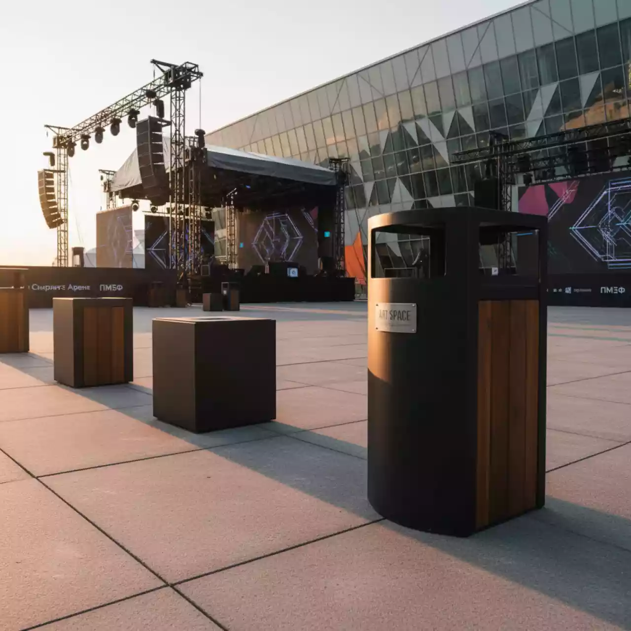 Аренда Пепельницы и баки уличные в Сириус Арене — ART SPACE
