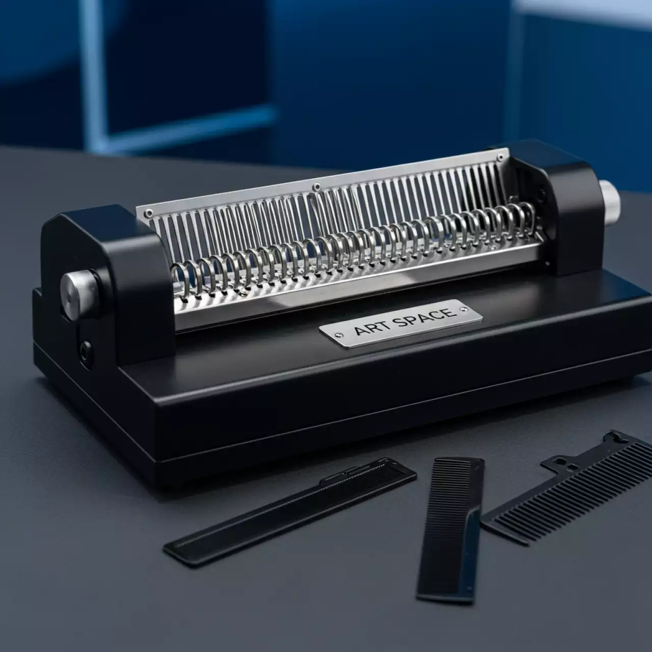 Аренда Переплетчик на пластиковую пружину GBC CombBind 100 в Radisson Hotel Rosa Khutor — ART SPACE