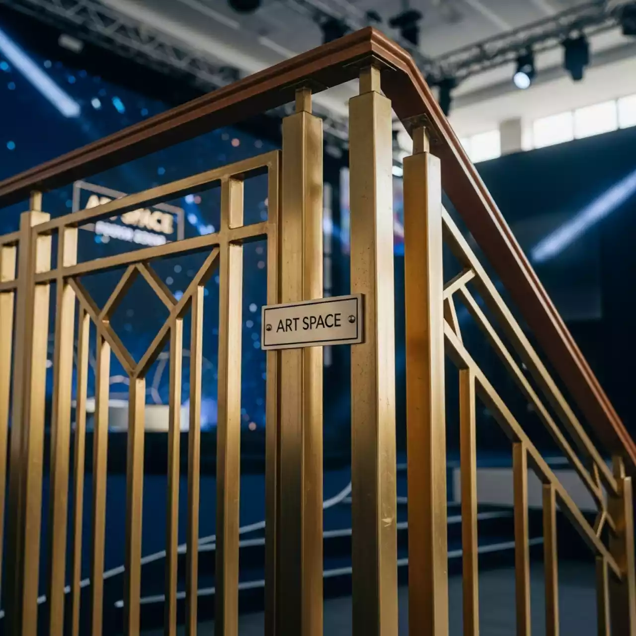 Аренда Перила и ограждения для подиумов и трибун в Mercure Сочи Центр — ART SPACE