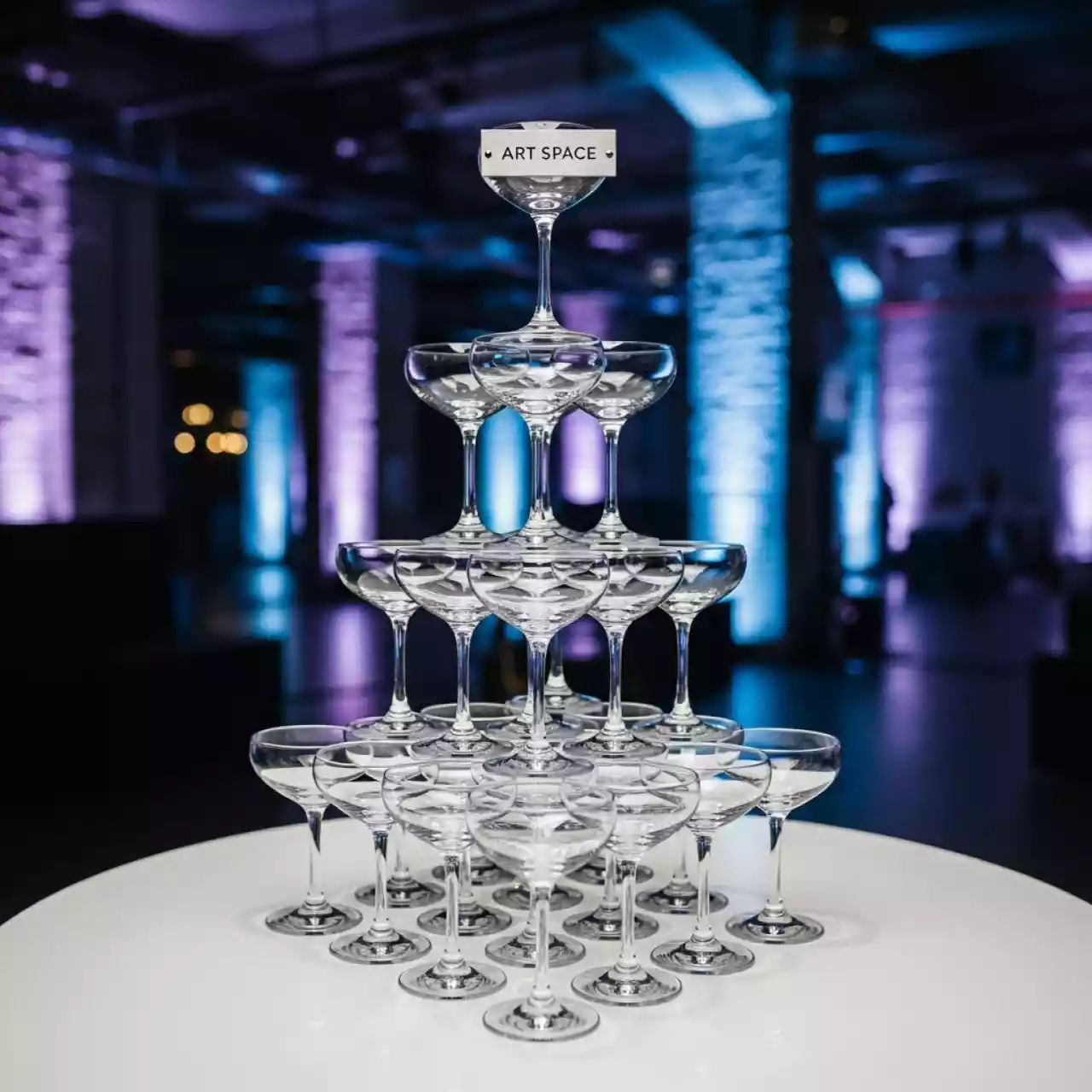 Аренда Пирамида из коктейлей 56 бокалов 6 ярусов в Rodina Grand Hotel & SPA — ART SPACE