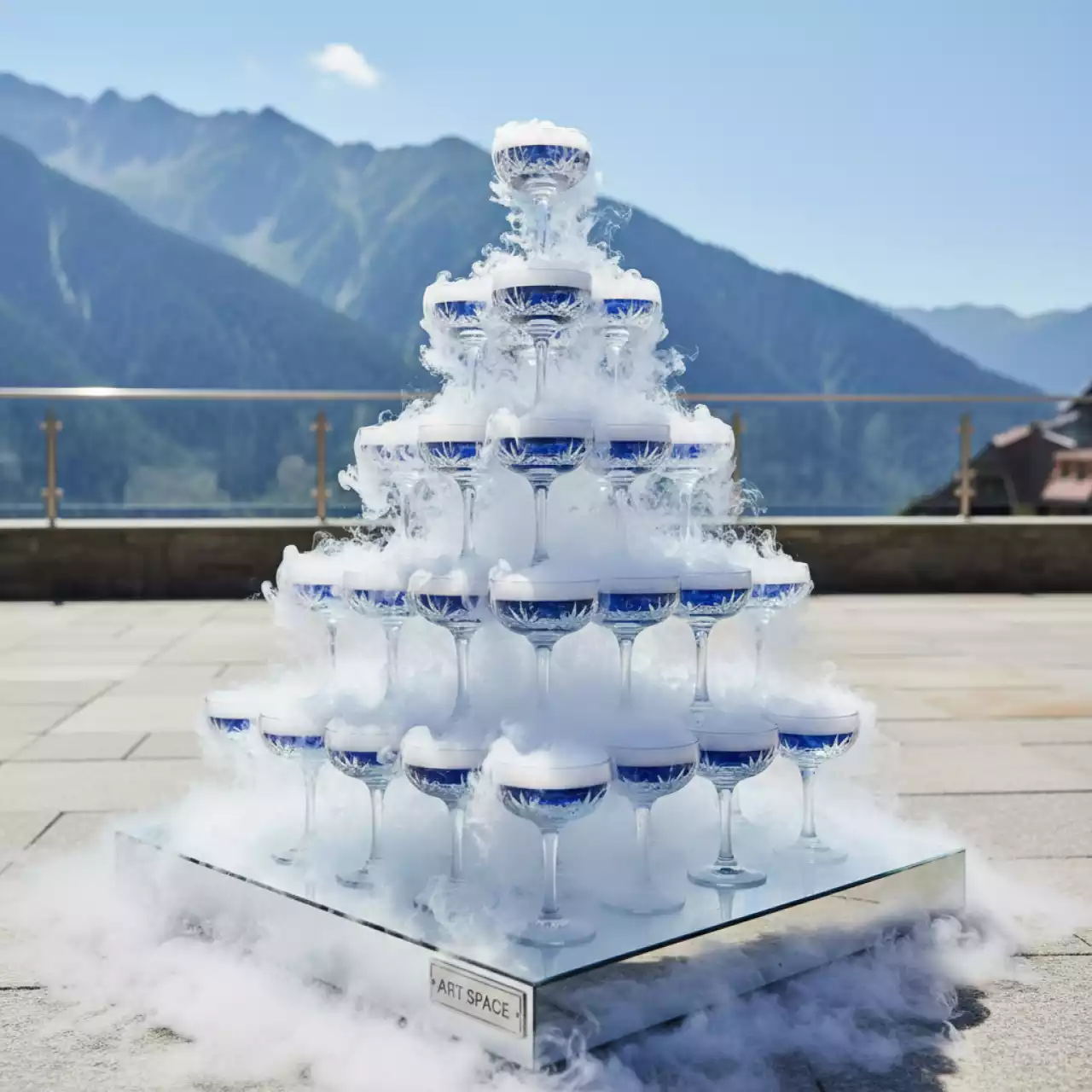 Аренда Пирамида из шампанского 84 бокалов 7 ярусов в Rixos Krasnaya Polyana — ART SPACE