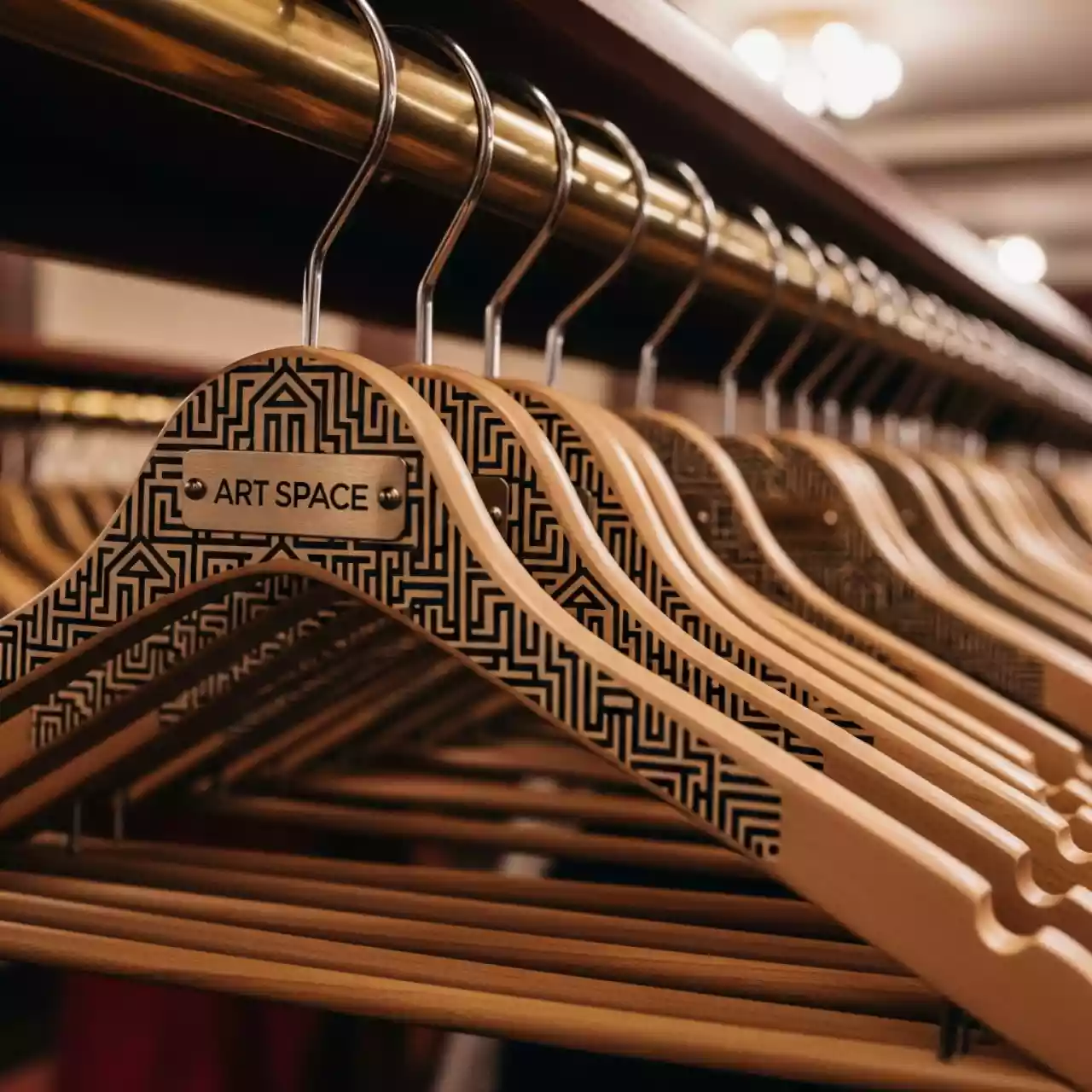 Аренда Плечики с номерком в Зимнем театре — ART SPACE