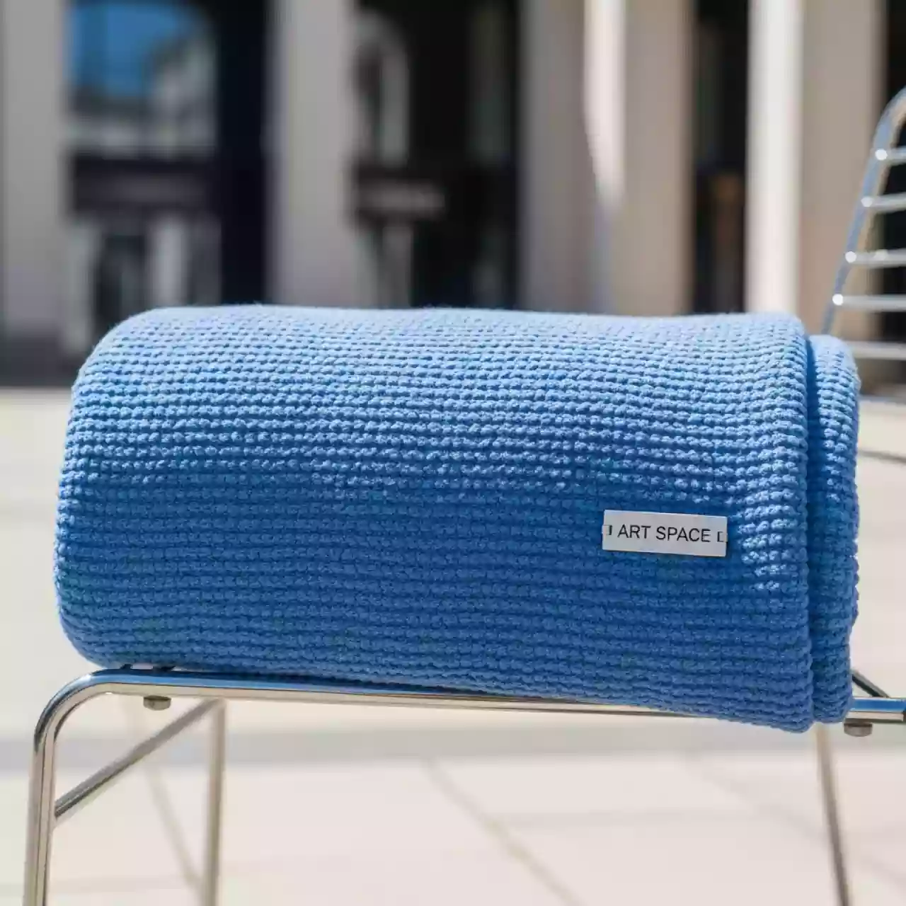 Аренда Плед Field ярко синий василек на Медальной площади — ART SPACE