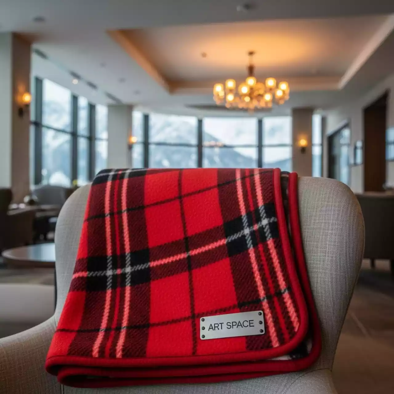 Аренда Плед флисовый клетчатый красный в Radisson Hotel Rosa Khutor — ART SPACE