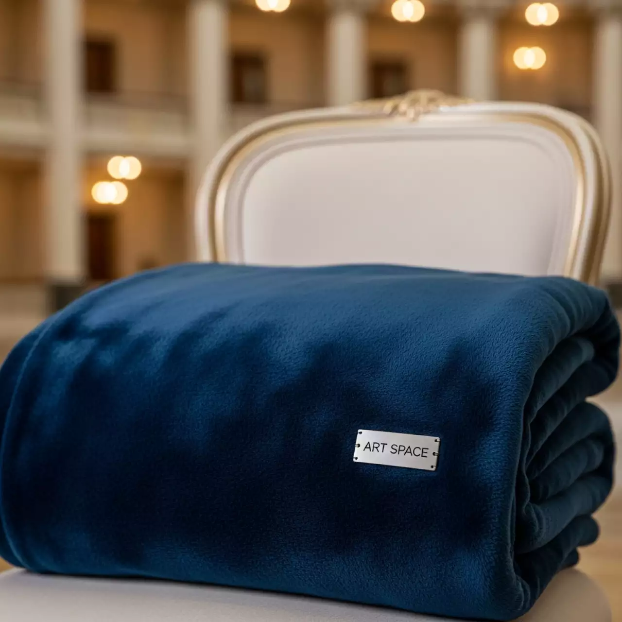 Аренда Плед флисовый Warm Peace синий в Зимнем театре — ART SPACE