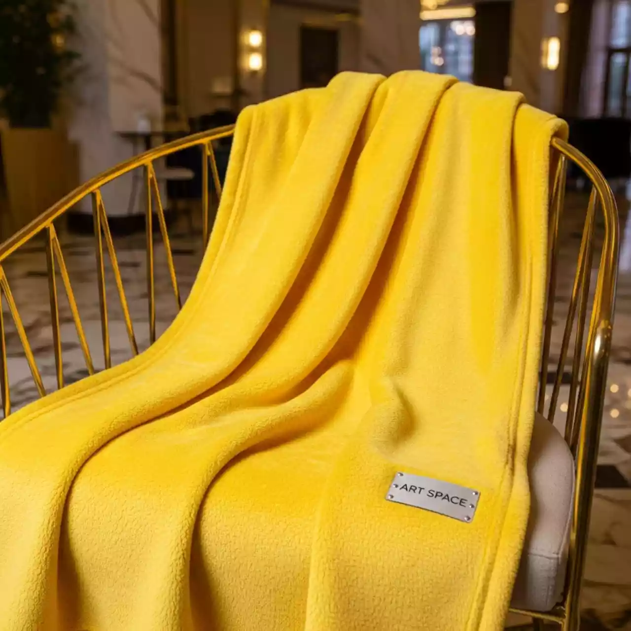 Аренда Плед флисовый желтый 130х170 см в отеле Radisson Lazurnaya — ART SPACE