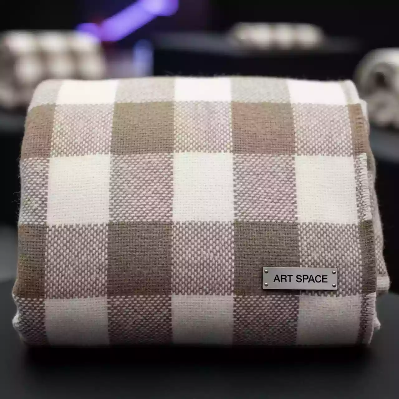 Аренда Плед клетчатый бежевого цвета в Керлинговом центре «Ледяной куб» — ART SPACE