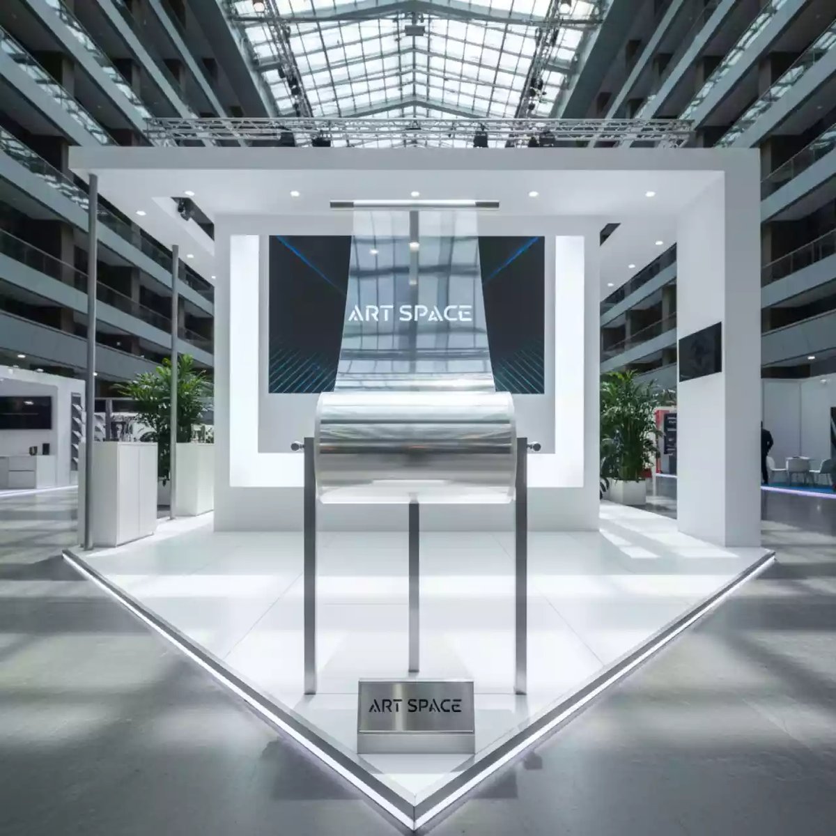 Аренда Пленка для печати ORAJET 3640 00 глянцевая прозрачная 1,26х100 м в Cosmos Sochi Hotel — ART SPACE