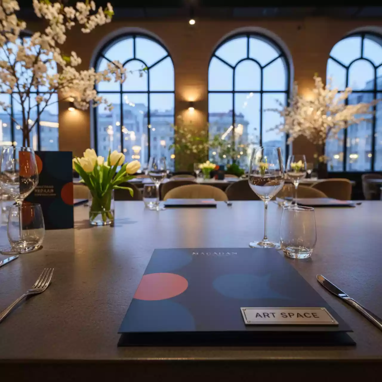 Аренда Пленка пакетная для ламинирования Fellowes с клеевым слоем матовая 80 мкм A4 216x303 мм в ресторане «Магадан» — ART SPACE